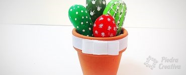 Maceta de cactus realizada con piedras