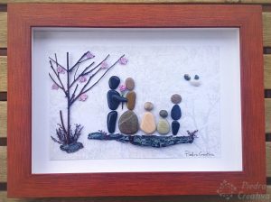 cuadro de piedras para regalo famila 300x224 - Family values