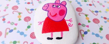 Peppa Pig pintada en piedra c