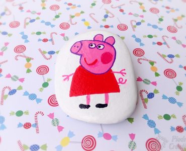 Peppa Pig pintada en piedra c