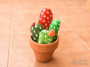 diy cactus en piedra 300x225 - How to paint cactus rocks