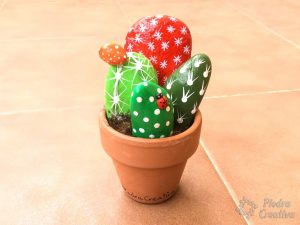 diy resultado cactus pintado 300x225 - Como hacer cactus con piedras