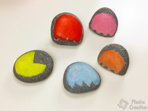 pacman en piedras pintadas 300x225 - PacMan in rock painting