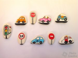 diy coches pintados en piedras piedracreativa 300x224 - Coches pintados en piedras ¿Hacemos una carrera?