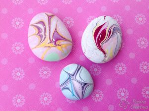 diy de piedras pintadas con esmalte 300x224 - How to paint stones with nail polish