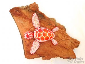 diy piedras pintadas de tortuga roja 300x224 - Poderosa tortuga de piedras pintadas ¡Despacito y con buena letra!