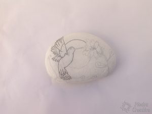 manualidad perfilada con rotulador colibri 300x224 - Hummingbird in rock painting