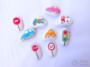 manualidad piedras pintadas coches 300x224 - Cars painted on stones