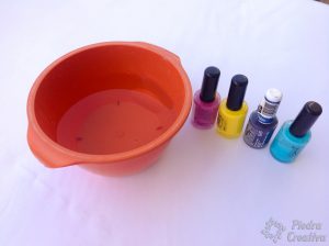 materiales manualidad piedras pintadas con esmalte 300x224 - Como pintar piedras con esmalte de uñas