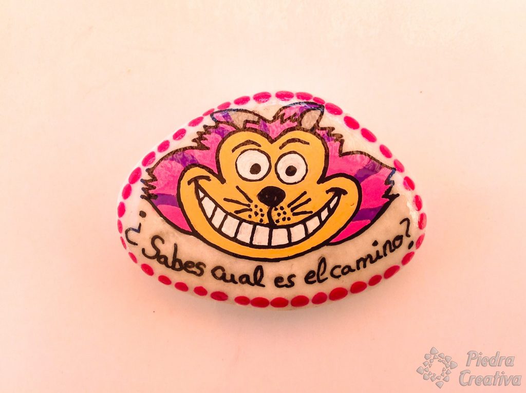 DIY Gato de Alicia pintado en piedra